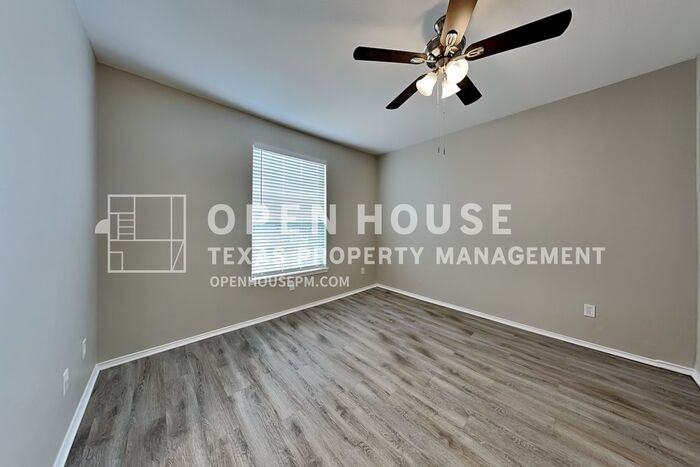 1056 Pullman Dr - Photo 6 of 30