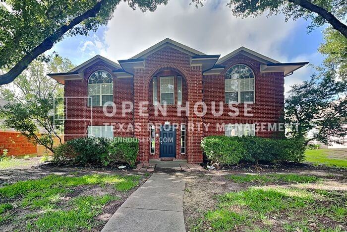 1030 Mark Twain Dr - Photo 2 of 32