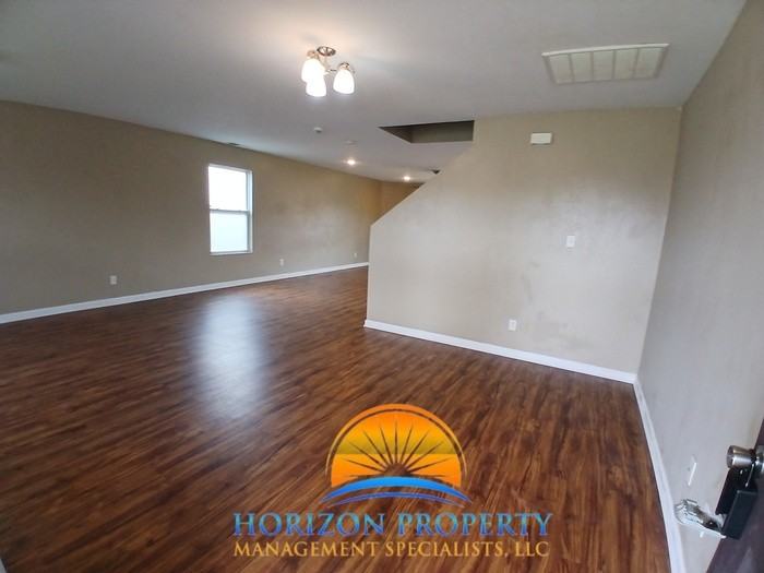 15355 Tyler Mill - Photo 2 of 20