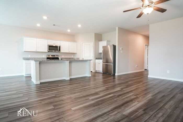 1645 Braeburn Ln - Photo 5 of 17
