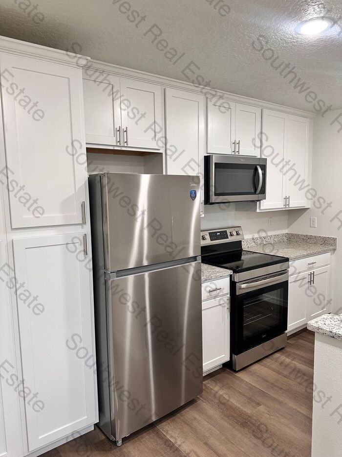 2101 Bobwhite Ct #C - Photo 4 of 16