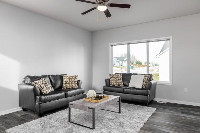 16637 Goodman Dr - Photo 3 of 21