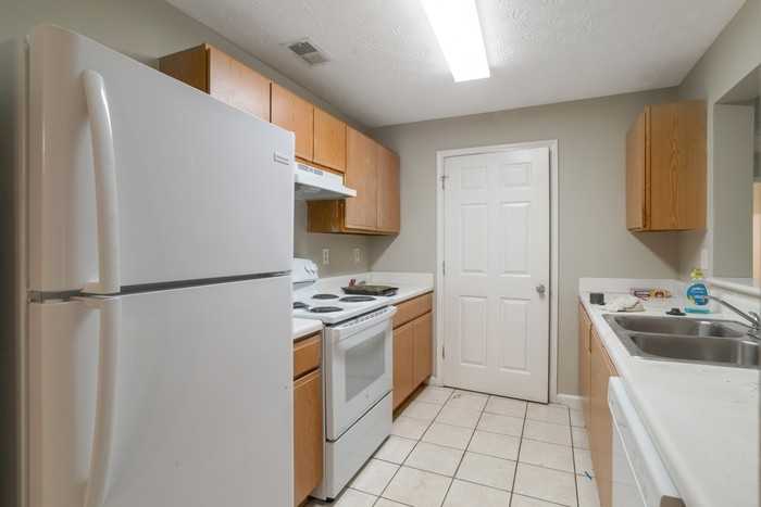 6302 Fairington Village Dr #1 - Photo 3 of 15