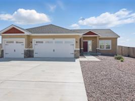 featured image of 1382 N Ladonia Dr
