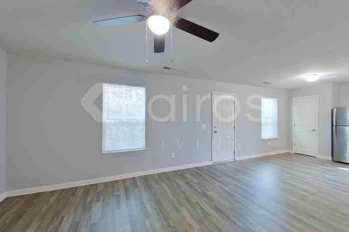 10 Plymouth Ct - Photo 2 of 22