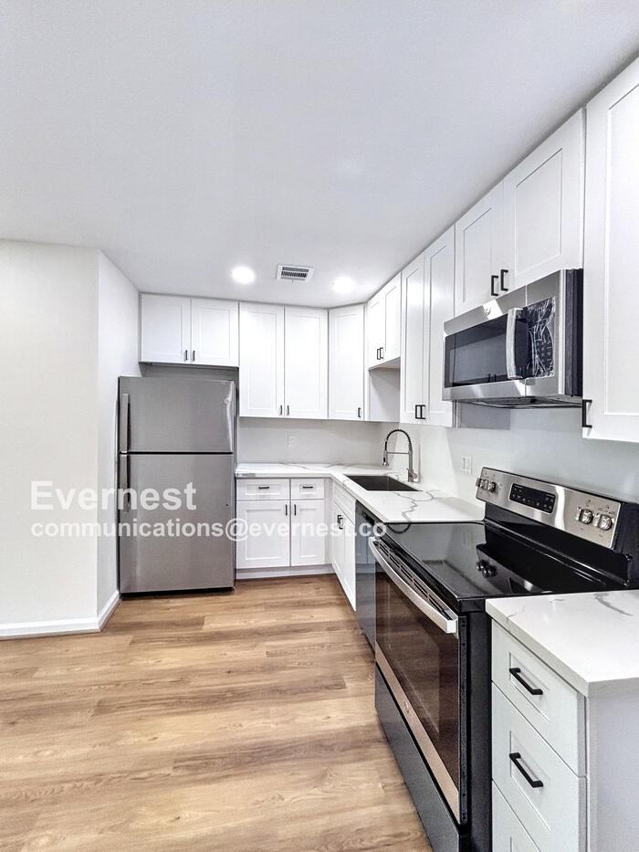 9913 Porto Rico Rd #B - Photo 2 of 23