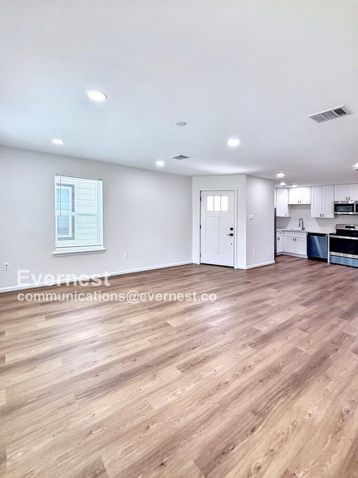 9913 Porto Rico Rd #B - Photo 4 of 23