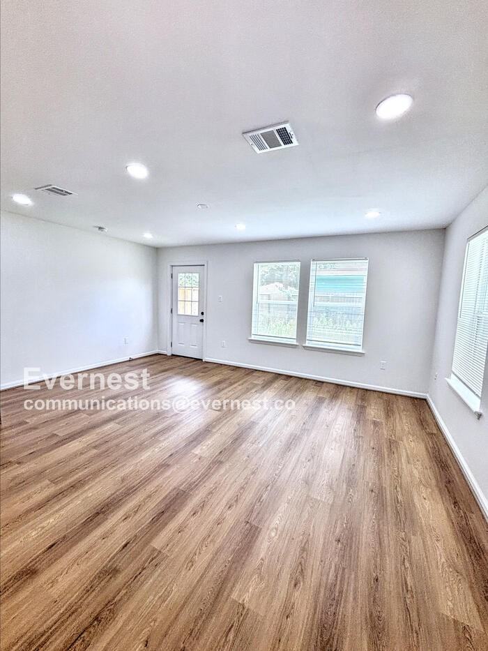 9913 Porto Rico Rd #B - Photo 5 of 23