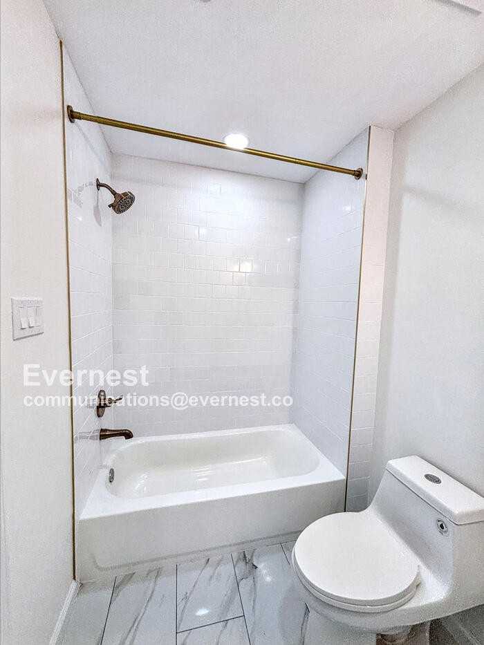 9913 Porto Rico Rd #B - Photo 6 of 23