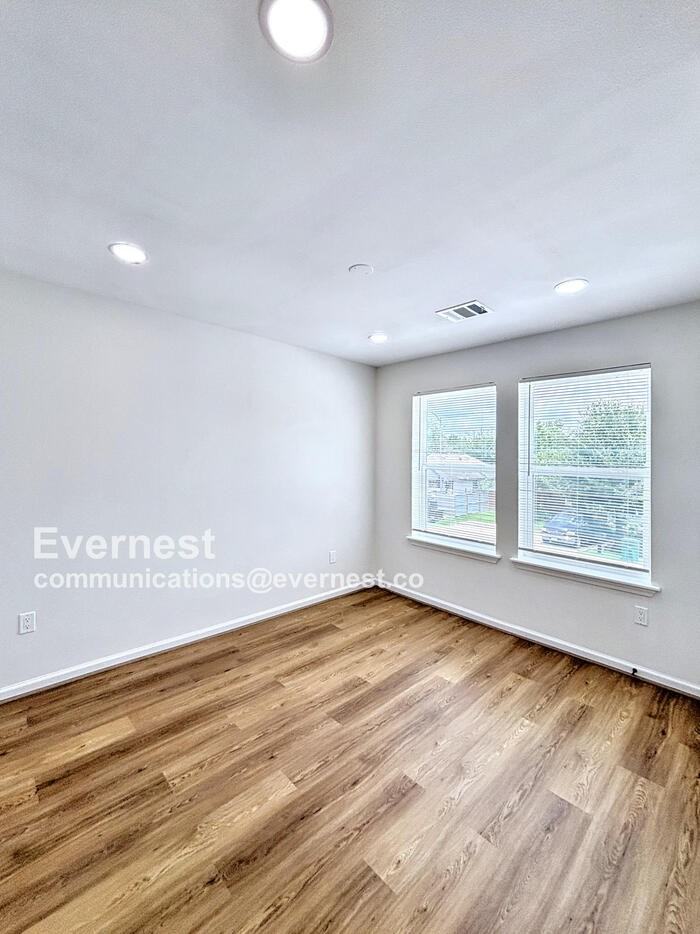 9913 Porto Rico Rd #B - Photo 7 of 23