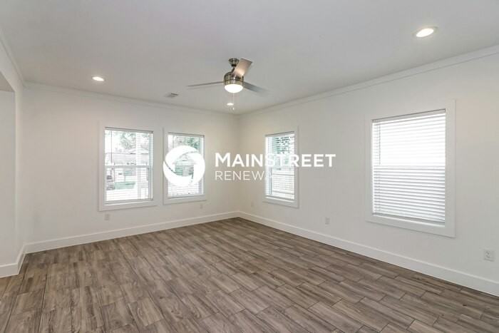 4218 Knoxville St - Photo 3 of 16