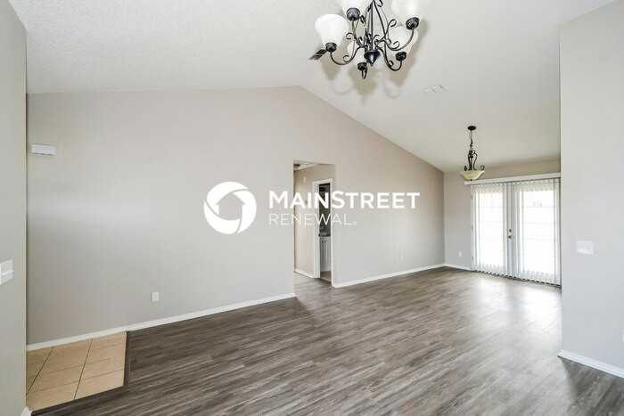 7824 Pepper Cir W - Photo 4 of 16