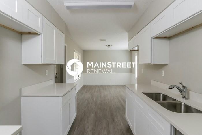 4652 Benoit Drive - Photo 7 of 16