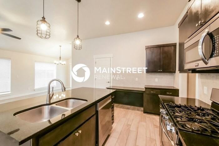 508 Northwest 179th Circle - Photo 7 of 17