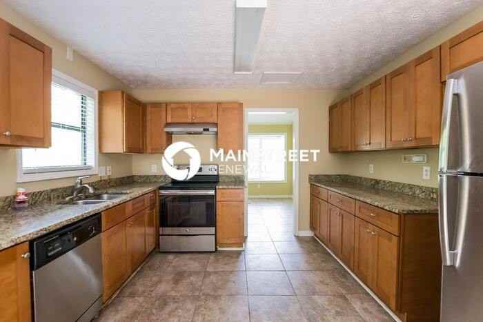 5061 Ravenwood Dr - Photo 4 of 15