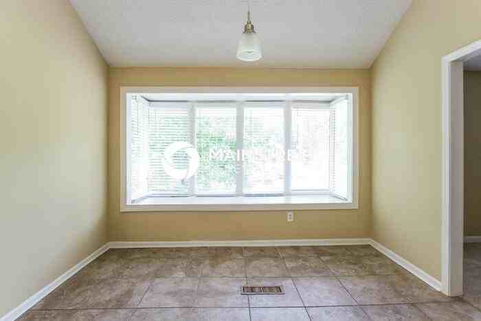 5061 Ravenwood Dr - Photo 6 of 15