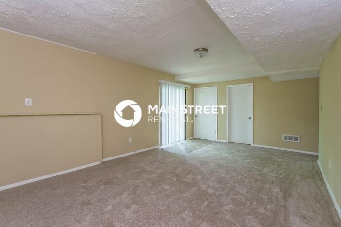 5061 Ravenwood Dr - Photo 7 of 15