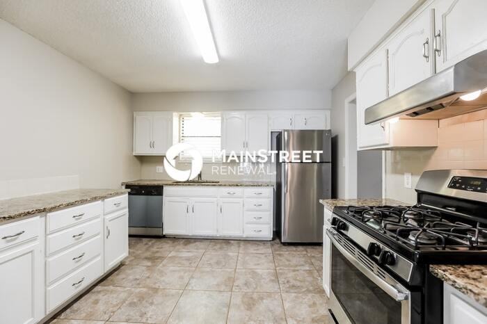 1417 N Millburn Ave - Photo 5 of 17