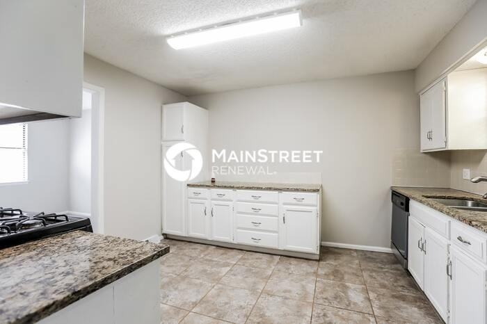 1417 N Millburn Ave - Photo 6 of 17