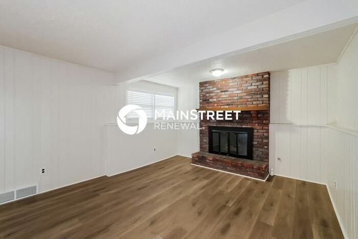 1018 Silver Lake Drive - Photo 7 of 16