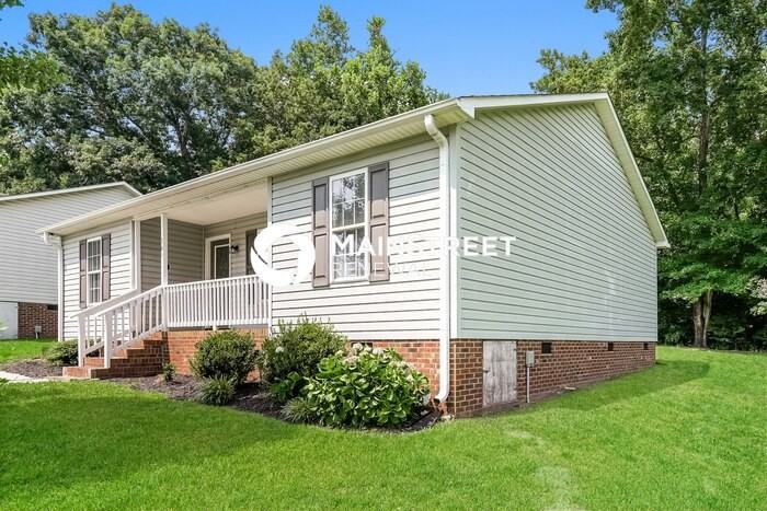 107 Layton Way - Photo 4 of 17