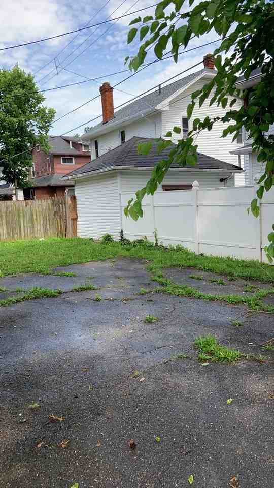 811 Ferndale Ave - Photo 2 of 29