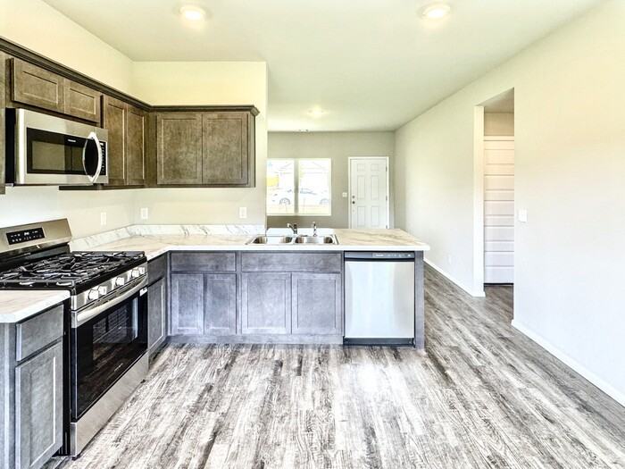 8319 E Queens St - Photo 6 of 31