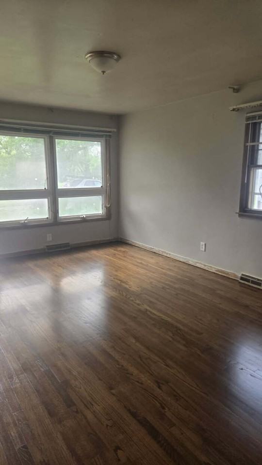 1157 Wright St - Photo 2 of 12