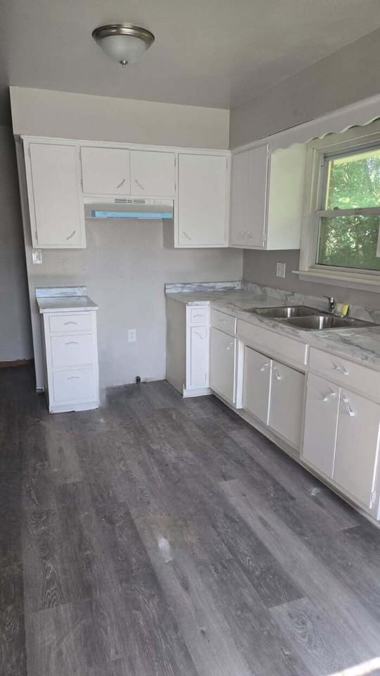 1157 Wright St - Photo 3 of 12