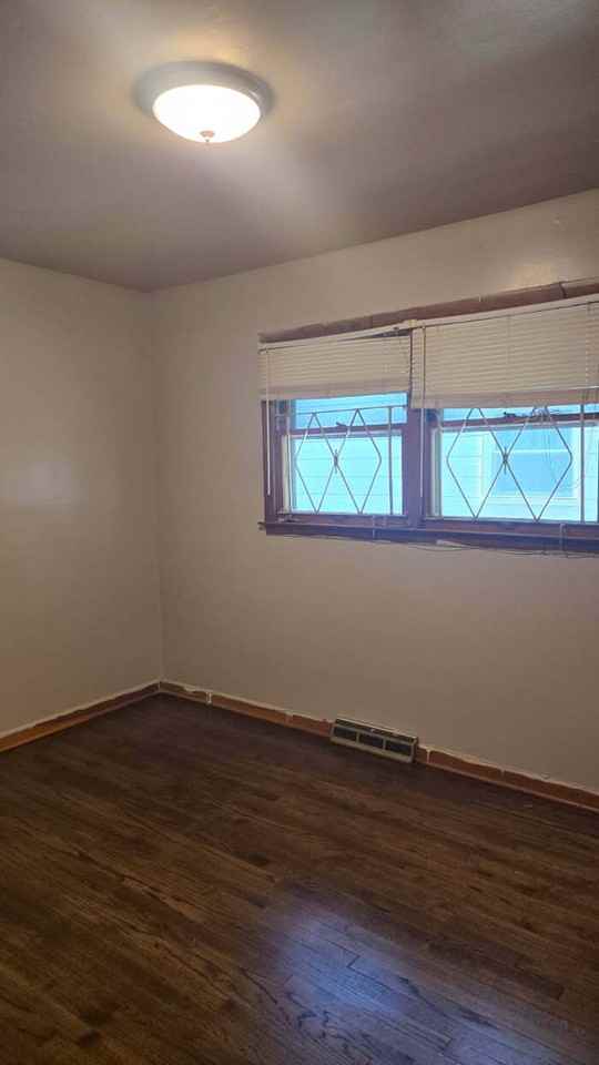 1157 Wright St - Photo 7 of 12