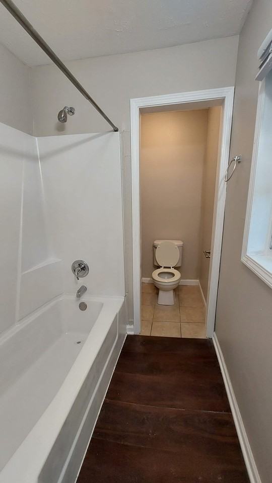 1058 West 31st Street - Photo 4 of 14