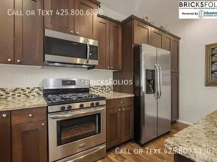 8119 175th St E - Photo 5 of 29