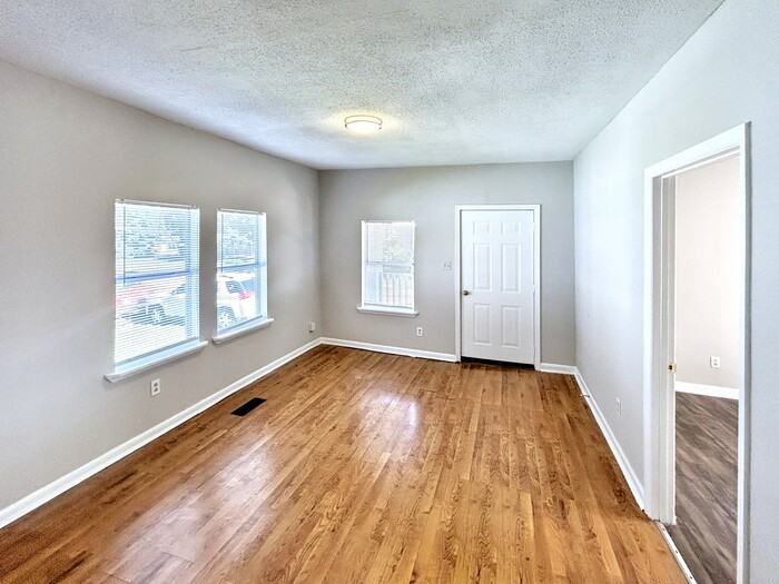 430 Center St - Photo 2 of 16