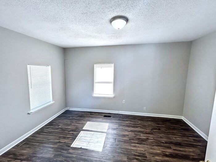 430 Center St - Photo 7 of 16