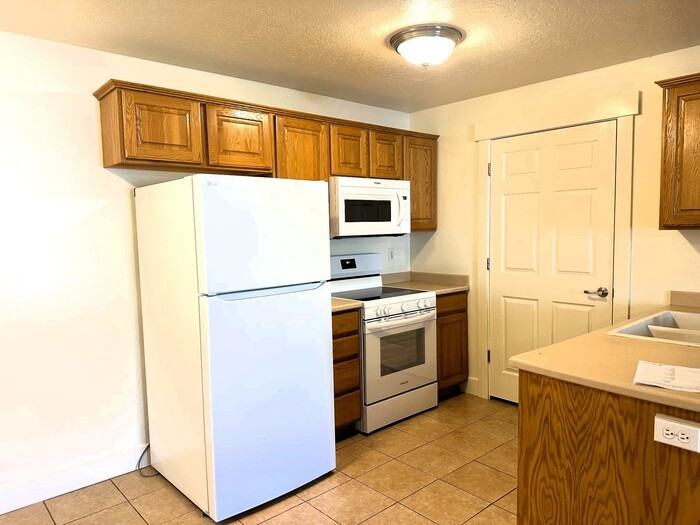 580 S Center St #15 - Photo 6 of 21