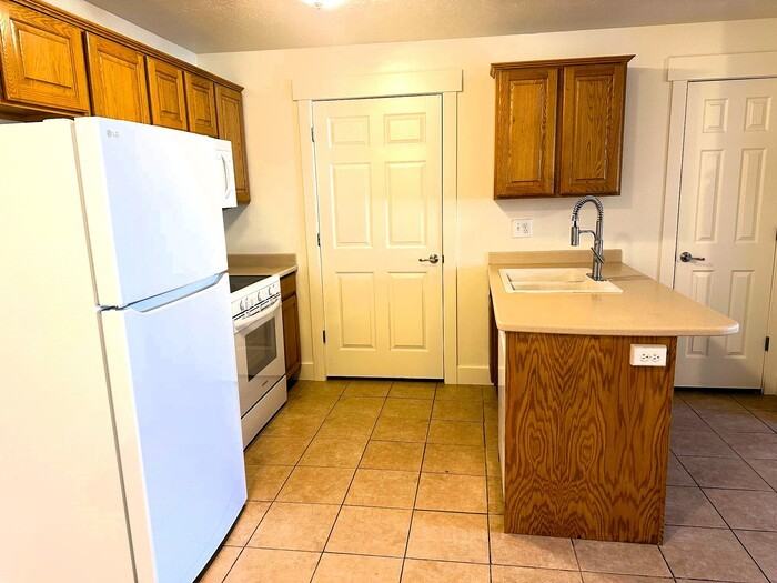 580 S Center St #15 - Photo 7 of 21