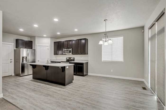 258 W Willow Creek Dr - Photo 6 of 21