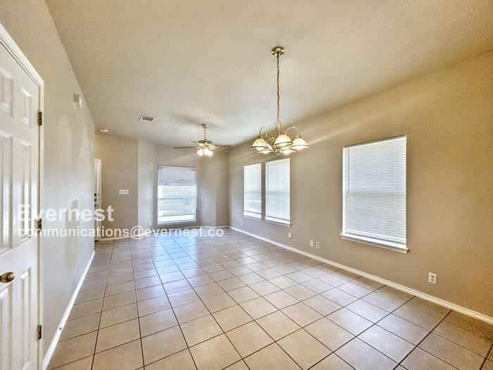 3017 Douglas Fir Dr - Photo 2 of 15