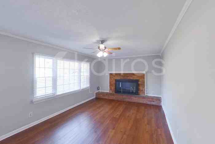 5824 Tam Oshanter Ave - Photo 5 of 23