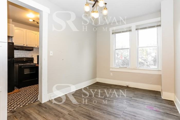 780 Linnard St - Photo 2 of 15