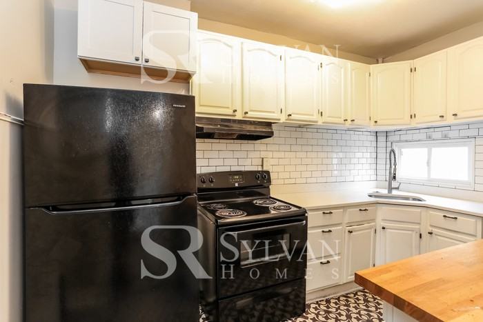 780 Linnard St - Photo 5 of 15