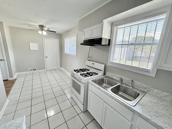 784 Western Park Dr - Photo 6 of 18