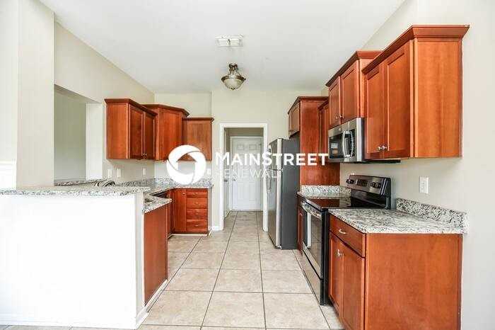 1013 Matheus Drive - Photo 5 of 17