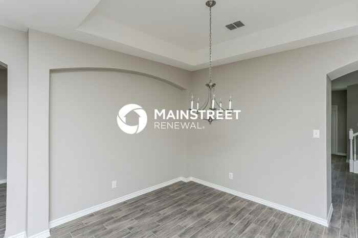 813 Keswick Dr - Photo 3 of 17