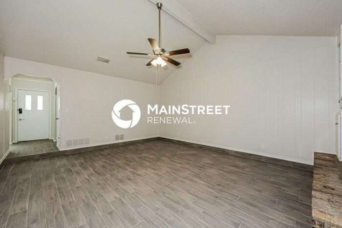 620 Huntwich Dr - Photo 2 of 17