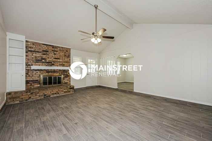 620 Huntwich Dr - Photo 4 of 17