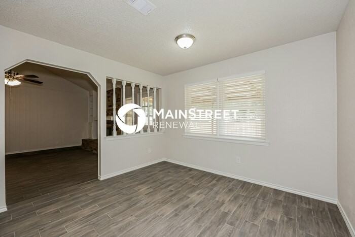 620 Huntwich Dr - Photo 6 of 17