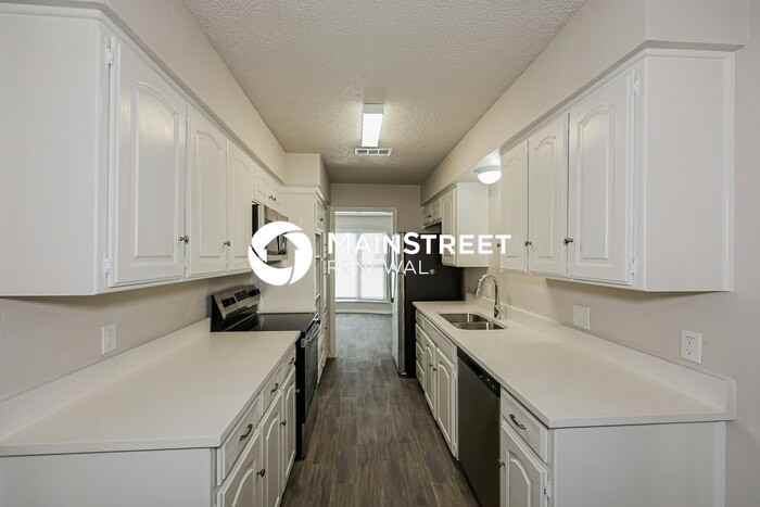 620 Huntwich Dr - Photo 7 of 17