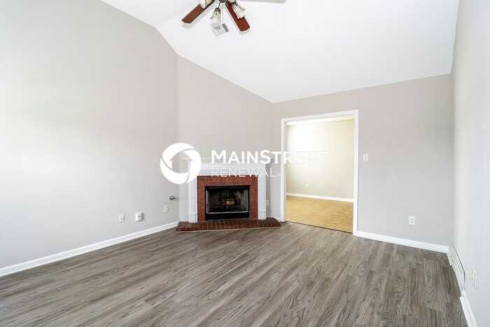 1052 Cross Wood Lane - Photo 2 of 16