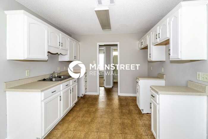 1052 Cross Wood Lane - Photo 6 of 16